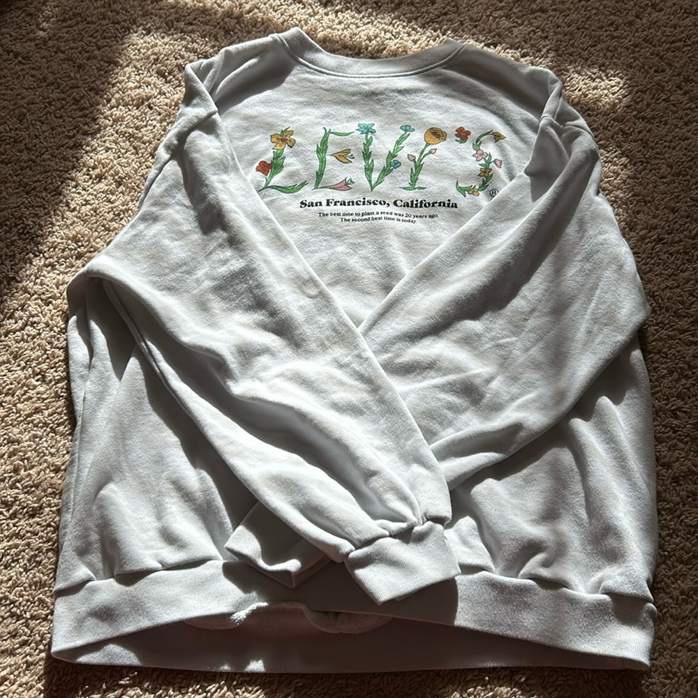 Levi’s Graphic Sweatshirt